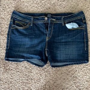 A. N. A. Jean shorts